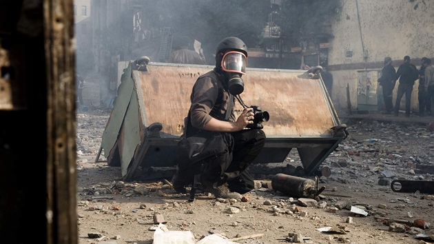 Francouzský fotograf Remi Ochlik dokumentoval i nepokoje v Egypt.
