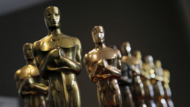 Patnáct Oscarů ze 30. a 40. let se vydražilo za 55,5 milionu korun. Patnáct Oscarů ze 30. a 40. let se vydražilo za 55,5 milionu korun.