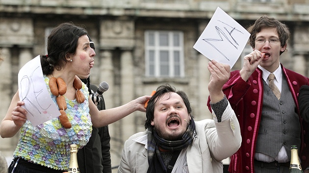 Studenti bhem protestního týden neklidu na praském námstí Jana Palacha (29.