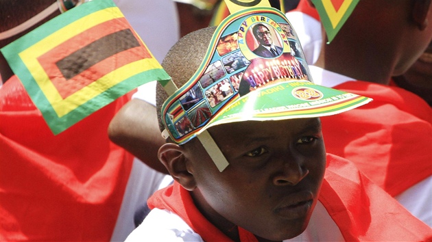 Zimbabwský prezident Robert Mugabe slavil 88. narozeniny. (26. února 2012)
