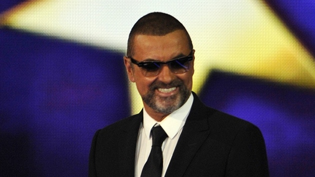 George Michael na Brit Music Awards (Londýn, 21. února 2012)