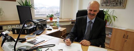 Krajský radní pro oblast kolství Vratislav Emler psobil ped vstupem do politiky jako uitel tlocviku a zempisu.