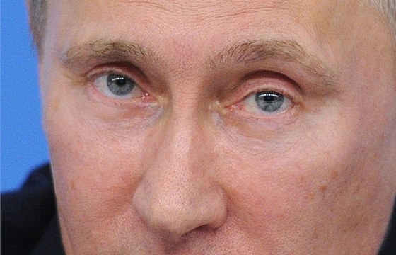 HAD KÁ. Zhypnotizuji své odprce, varuje prezident Putin a myslí to ván.