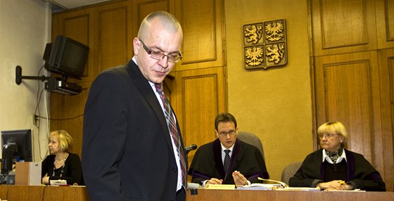 Jaroslav krka bhem jednn Obvodnho soudu v Praze. (8. bezna 2012)