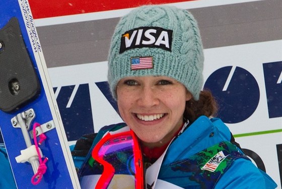 Sarah Hendricksonová, neekaná vítzka Svtového poháru ve skocích na lyích