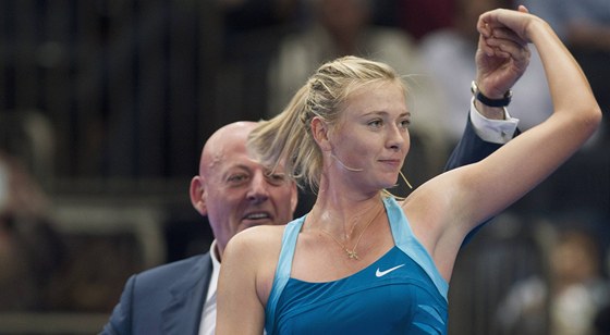 Úspnjí v newyorské tenisové exhibici byla ruská kráska Maria arapovová.