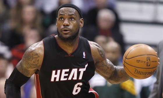 LeBron James v dresu Miami Heat