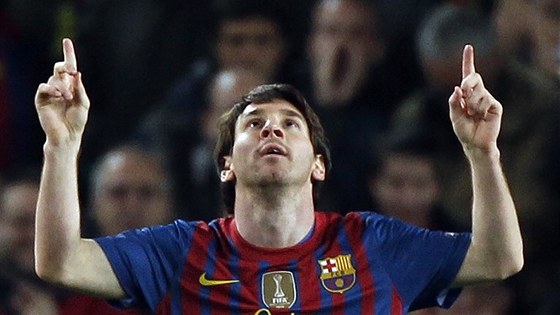 HRDINA. Lionel Messi z Barcelony oslavuje jeden ze svých gól do sít