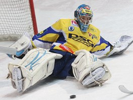 Zlnsk brank Jakub Sedlek v zpase pedkola play-off na led Tince. 