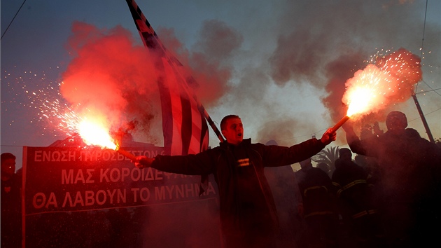Protesty proti úsporným opatením v Aténách (25. února 2012)