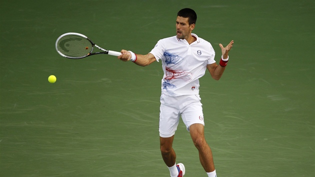Novak Djokovi v semifinálovém duelu s Andym Murrayem na turnaji v Dubaji.