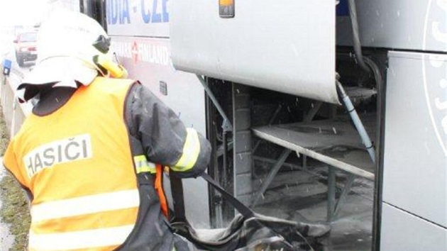 Autobus jablonecké cestovky vzplál pravdpodobn kvli závad na...