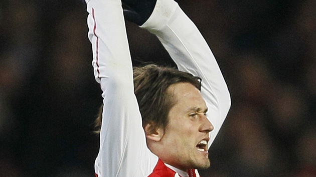 Gólová radost Tomáe Rosického, záloník Arsenalu se práv trefil do sít AC