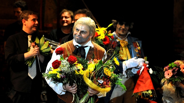 David Uličník sklidil po premiéře Bídníků největší ovace. David Uličník sklidil po premiéře Bídníků největší ovace.
