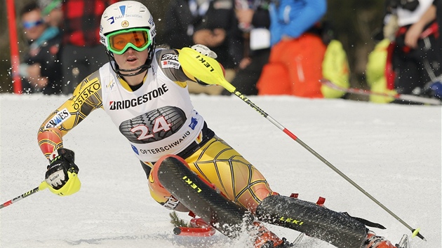 Kanadsk lyaka Erin Mielzynskiov si jede pro vtzstv ve slalomu Svtovho pohru v nmeckm Ofterschwangu.