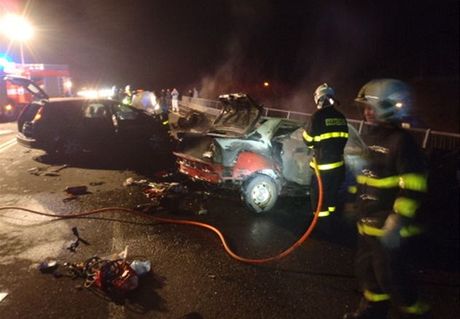 Tragická nehoda u obce Píbor. idi Renaultu uhoel.