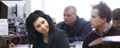 Michaela Dupov a Patrik Vondrk u Obvodnho soudu pro Prahu 1. (19. bezna