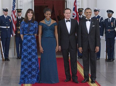 Barack Obama a David Cameron s manelkami