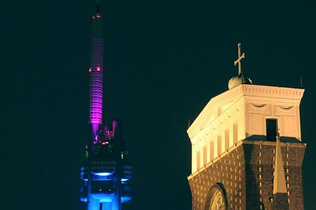 Poslední beznovou noc zhasne na hodinu i televizní vysíla na ikov. (Ilustraní snímek)