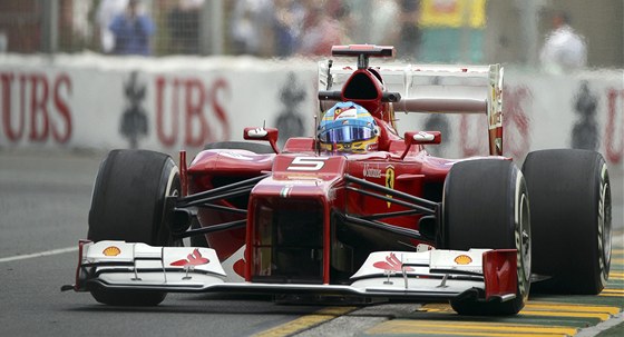 Fernando Alonso pi úvodním tréninku Velké ceny Austrálie. 