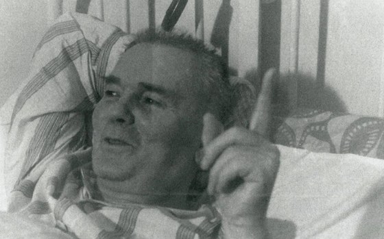 Básník Oldich Mikuláek na snímku z roku 1969