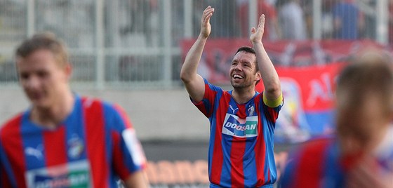 Fotbalisté Plzn jsou na jae nejlepím týmem ligy. Na snímku radující se kapitán Pavel Horváth.