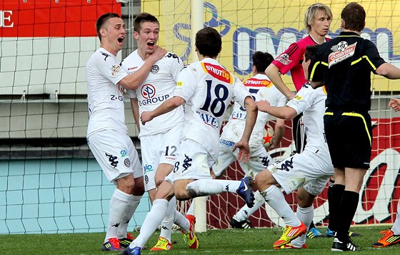 VYROVNÁNO. Fotbalisté Slovácka prohrávali v eských Budjovicích u 0:2, kdy