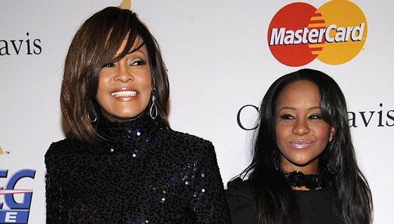 Whitney Houston a její dcera Bobbi Kristina (Beverly Hills, 12. února 2011)