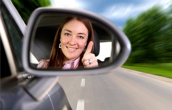 Legáln lze zmnit pojiovnu pouze jednou ron, kdy auto prodáte, pojiovna zvýí cenu, do tí msíc od pojistné události. Ilustraní snímek