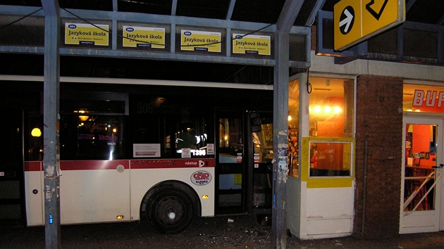 Nehoda autobusu na praskm Zlin.