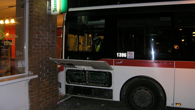 Nehoda autobusu na praskm Zlin.