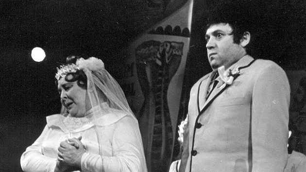 Bronislav Poloczek s Valerií Kaplanovou v pardubickém divadle (70. léta 20.