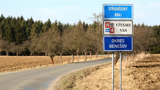 Dolní Kralovice stejně jako další obce leží na hranici Středočeského kraje a Dolní Kralovice stejně jako další obce leží na hranici Středočeského kraje a