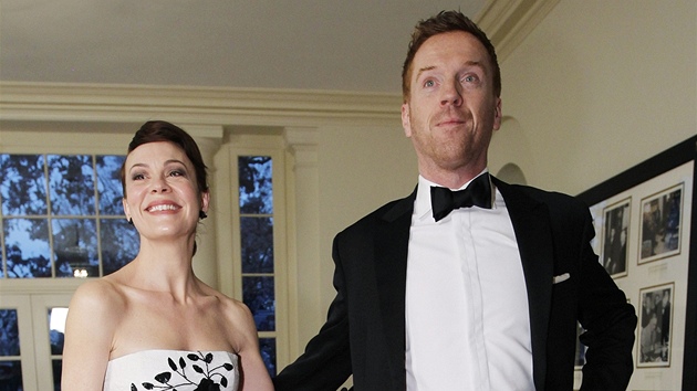 Brittí herci Damian Lewis a Helen McCroryová.