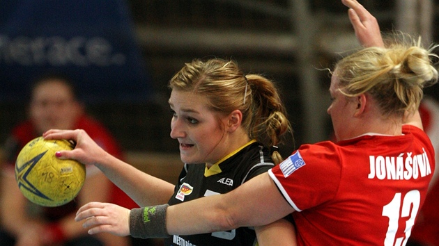 PROJDE? Alena Stellnerová, házenkářka Písku, se snaží prosadit přes slávistku PROJDE? Alena Stellnerová, házenkářka Písku, se snaží prosadit přes slávistku