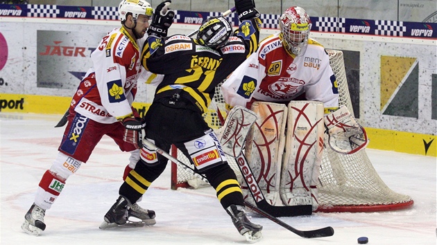 Nejlepí roky zail Miroslav Kopiva (vpravo) ve Slavii. Te zamíil do KHL a bude bojovat o pozici jedniky ve Slovanu Bratislava