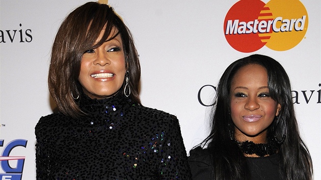 Whitney Houston a její dcera Bobbi Kristina (Beverly Hills, 12. února 2011)