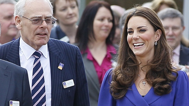 Vévodkyn z Cambridge Catherine pi své návtv v Ipswichi (19. bezna 2012)
