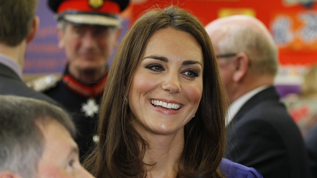 Vévodkyně z Cambridge Catherine přednesla první veřejný projev (19. března... Vévodkyně z Cambridge Catherine přednesla první veřejný projev (19. března...