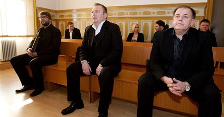 Bývalí policisté Adam ebíek, Roman Majerník a Radek Turiin u teplického