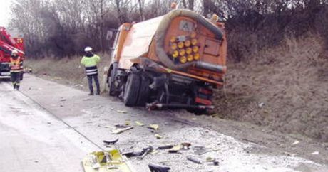 Na D1 u Vykova se na 227,5. kilometru srazil kamion s vozem údrby. Nehoda zcela zablokovala smr na Ostravu (ilustraní snímek).