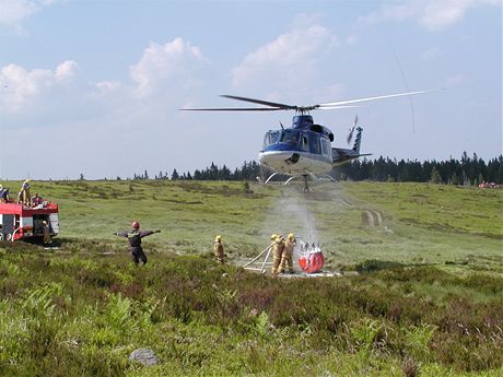 Leteckou slubu Policie R vyuvaj tak hasii, piloti maj k dispozici...