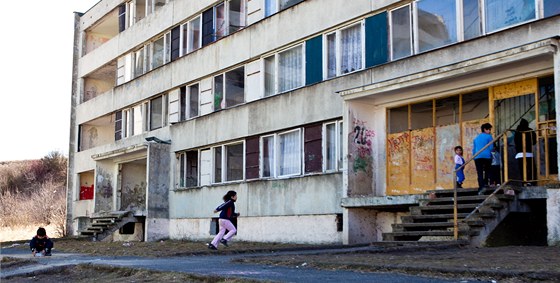 Epidemie se íí hlavn ve víceetných romských rodinách. (ilustraní snímek)