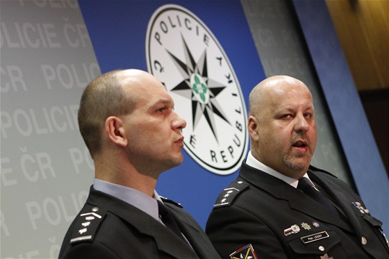 Policejní prezident Petr Lessy (vpravo) a éf praské policie Martin Vondráek