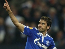 DALÍ TREFA. Kanonýr Raúl ze Schalke se raduje z vyrovnávací branky v souboji s...