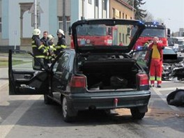 Nehoda v Kostelci nad Orlic (27. bezna 2012).