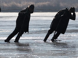 Sloveno, hlásí tebotí rybái. 21.3.2012  zakonili jarní výlovy na rybníku...