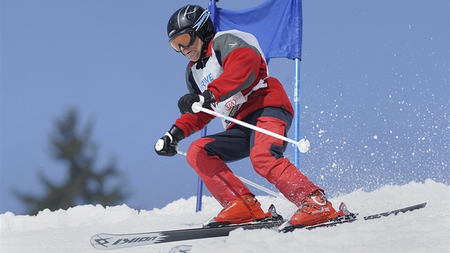 Josef Váa na trati obího slalomu.