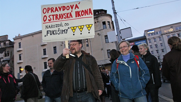 Demonstrujc poaduj jasn kroky v zchran Ostravice