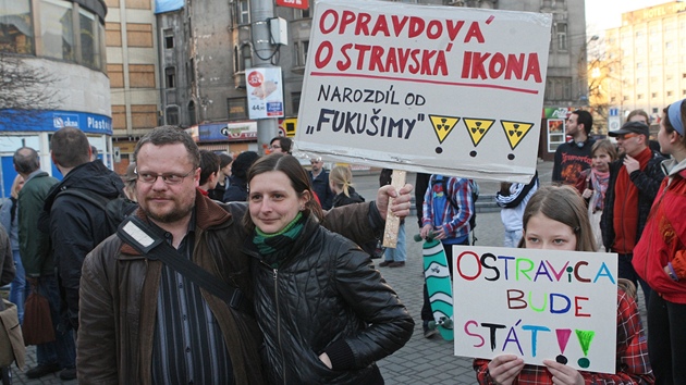 Demonstrujc poaduj jasn kroky v zchran Ostravice